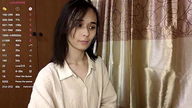 Snapshot of CathiBell chatting on 10.17.25 CathiBell online show from 10.17.25