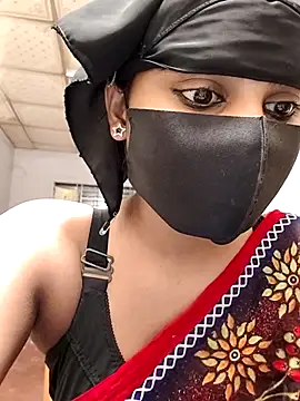 Snapshot of Zisha- chatting on 10.20.25 Zisha- online show from 10.20.25