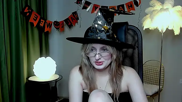 ScarlettScril online show from 10.24.25