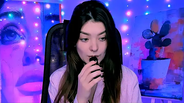 AnaSteisher online show from 12.19.25