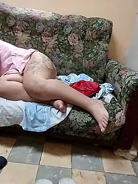 Cubanitaxxx online show from 10.27.25