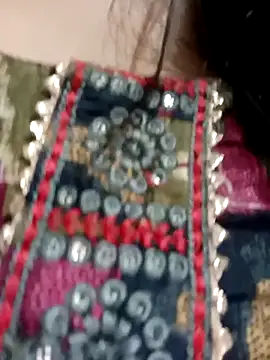 Vanshika1432 online show from 10.18.25