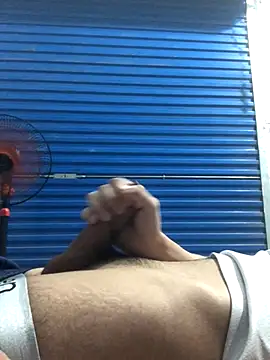 liamhn2k4 online show from 10.18.25