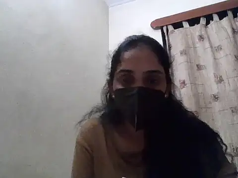 Snapshot of shainiasha1 chatting on 10.17.25 shainiasha1 online show from 10.17.25