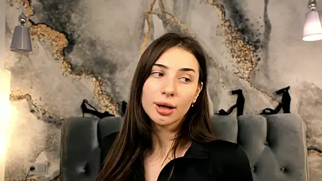 Chloewilldd online show from 10.23.25