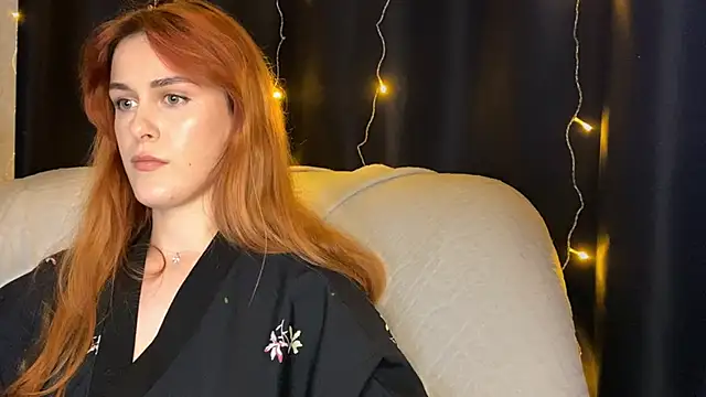 Snapshot of Veksal1a chatting on 11.08.25 Veksal1a online show from 11.08.25