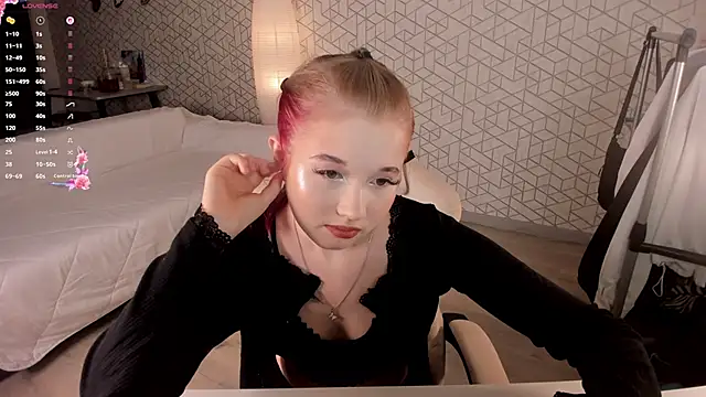 NayaValen online show from 12.16.25