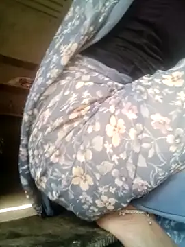 Snapshot of M-MAYA chatting on 11.28.25 M-MAYA online show from 11.28.25