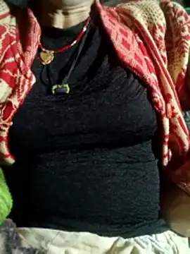 Snapshot of M-MAYA chatting on 11.28.25 M-MAYA online show from 11.28.25