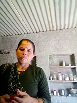 Snapshot of M-MAYA chatting on 11.29.25 M-MAYA online show from 11.29.25