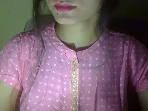 Snapshot of Shezi_N chatting on 05.27.26 Shezi N online show from 05.27.26