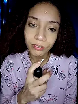 Snapshot of Luna-Vixen1 chatting on 11.19.25 Luna-Vixen1 online show from 11.19.25