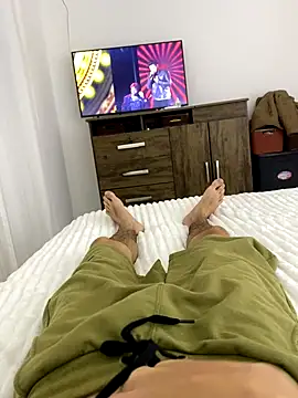 Snapshot of leozin01 chatting on 11.06.25 leozin01 online show from 11.06.25