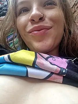 Snapshot of bambiluly chatting on 10.29.25 bambiluly online show from 10.29.25