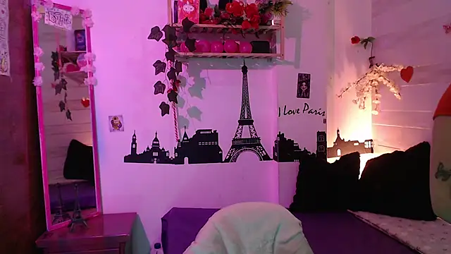 petite coral online show from 05.25.26