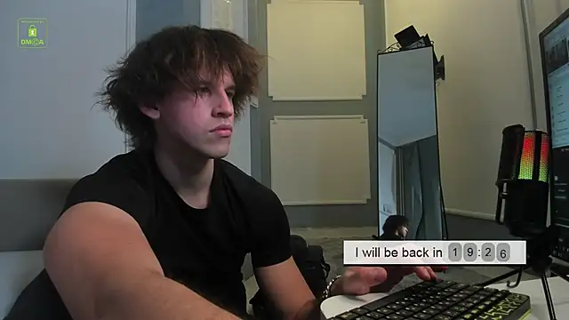 Snapshot of James_Andersson chatting on 10.25.25 James Andersson online show from 10.25.25