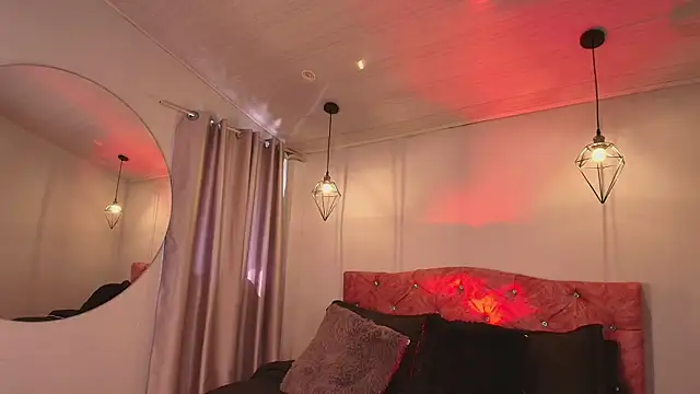 ivy bonnie online show from 12.16.25