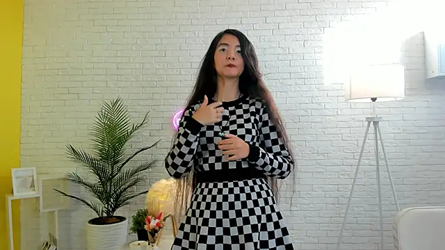 MintaNeverman online show from 10.17.25