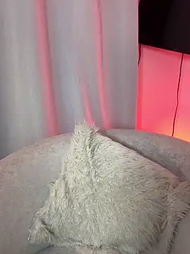 elegant  rouse online show from 03.04.26