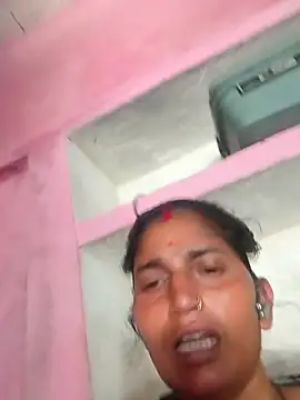 Snapshot of Pooja_shre chatting on 04.27.26 Pooja shre online show from 04.27.26