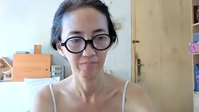 Snapshot of princessD077 chatting on 05.08.26 princessD077 online show from 05.08.26