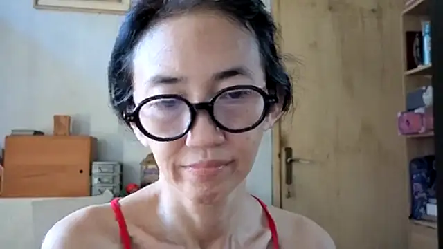 Snapshot of princessD077 chatting on 05.10.26 princessD077 online show from 05.10.26