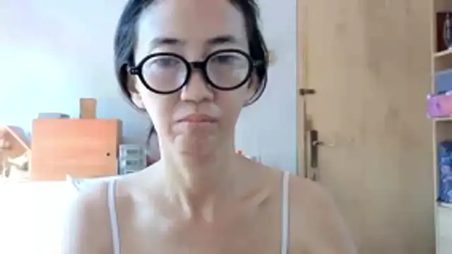 Snapshot of princessD077 chatting on 05.17.26 princessD077 online show from 05.17.26