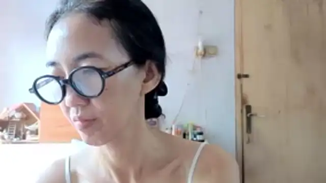 Snapshot of princessD077 chatting on 05.18.26 princessD077 online show from 05.18.26