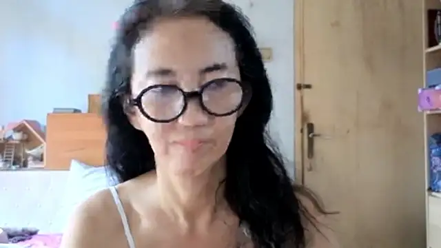 Snapshot of princessD077 chatting on 05.25.26 princessD077 online show from 05.25.26