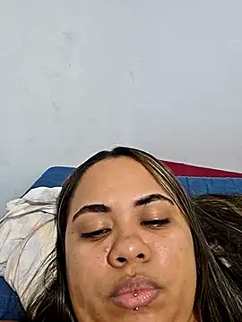 Snapshot of bruninhasilv4 chatting on 10.24.25 bruninhasilv4 online show from 10.24.25