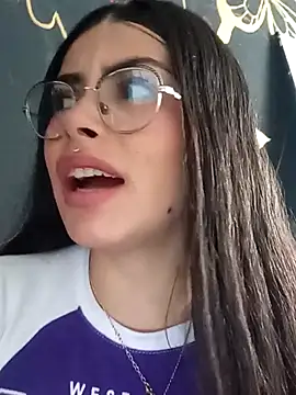 Snapshot of kaileyrivers chatting on 04.15.26 kaileyrivers online show from 04.15.26