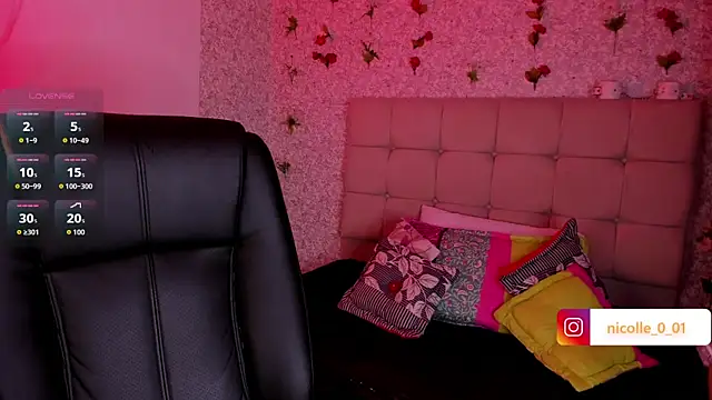 amelia ferrerx online show from 11.23.25