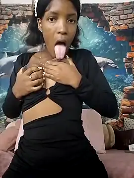 Snapshot of AfricanBarbiee69 chatting on 06.19.26 AfricanBarbiee69 online show from 06.19.26