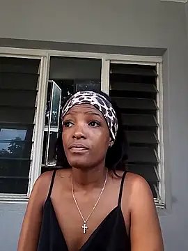 Snapshot of AfricanBarbiee69 chatting on 06.21.26 AfricanBarbiee69 online show from 06.21.26