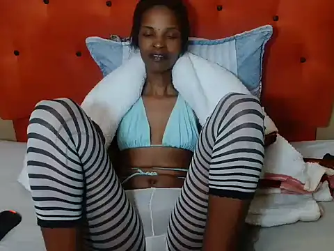 Snapshot of EbonyPexie chatting on 11.08.25 EbonyPexie online show from 11.08.25