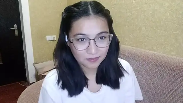 LinneaHyles online show from 12.03.25