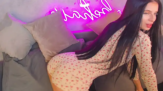 Eva Mayers online show from 11.14.25