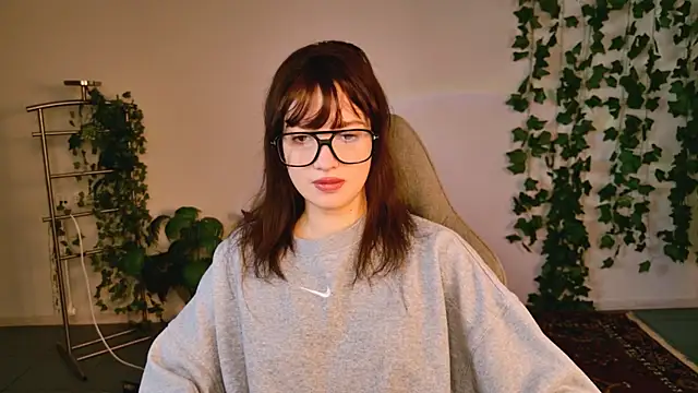 KiraVair online show from 04.04.26