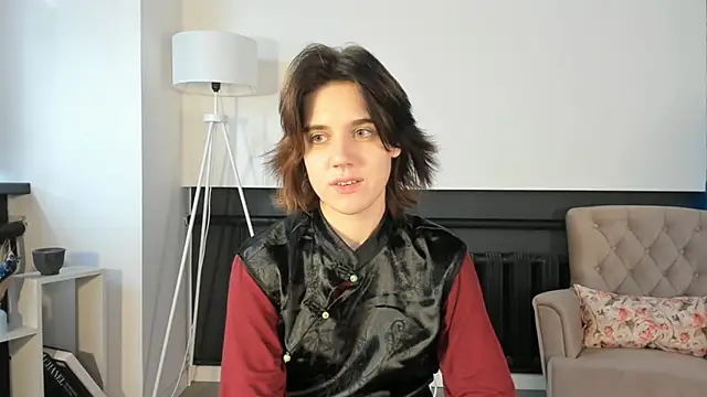 ShandaHenein online show from 10.20.25