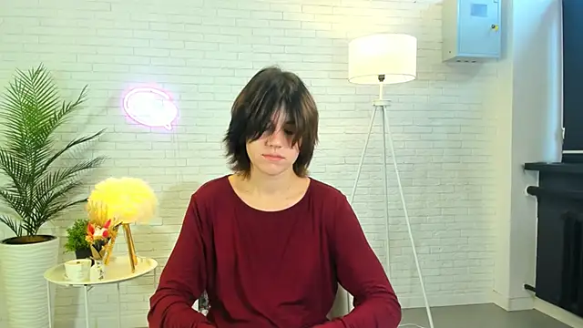 ShandaHenein online show from 10.21.25