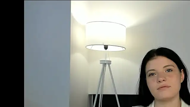 Snapshot of DelilahNifong chatting on 10.18.25 DelilahNifong online show from 10.18.25