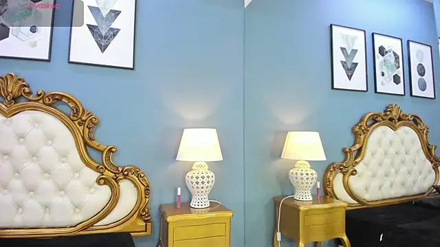 MiaCassel online show from 11.17.25