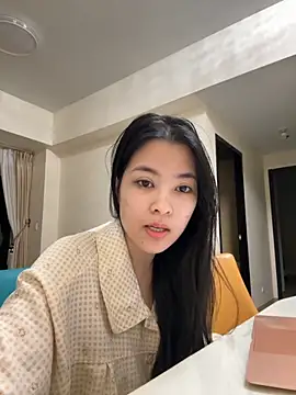 Minhee22 online show from 10.21.25