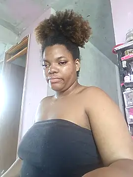 Snapshot of Kailyyhot chatting on 10.28.25 Kailyyhot online show from 10.28.25