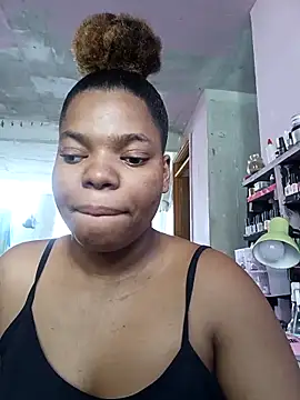 Snapshot of Kailyyhot chatting on 11.17.25 Kailyyhot online show from 11.17.25