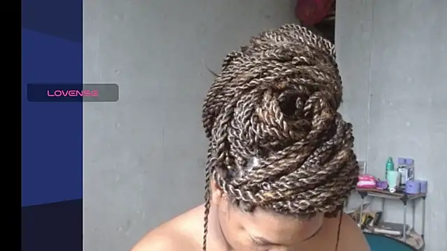 Snapshot of Kailyyhot chatting on 12.19.25 Kailyyhot online show from 12.19.25