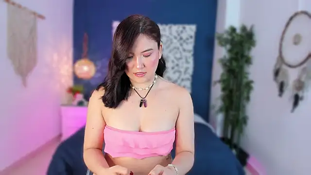 CoralQuinn online show from 11.17.25