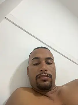 Snapshot of casalbrhot25 chatting on 10.23.25 casalbrhot25 online show from 10.23.25