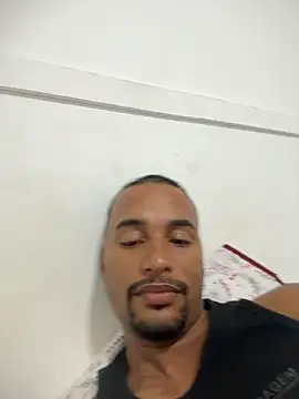 Snapshot of casalbrhot25 chatting on 10.26.25 casalbrhot25 online show from 10.26.25