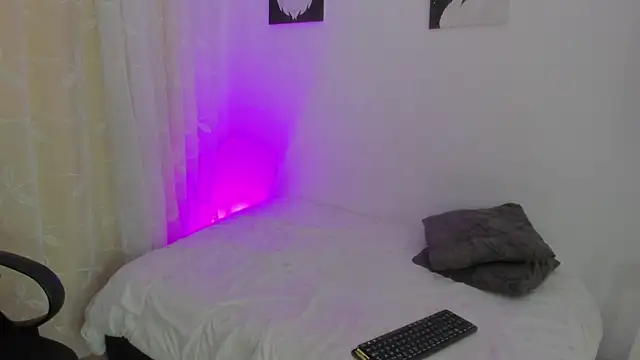 Snapshot of DOMINANT_CELEST chatting on 10.21.25 DOMINANT CELEST online show from 10.21.25